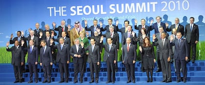 Foto de familia de los líderes del G-20 en el arranque de la cumbre de Seúl.