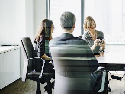 Islândia punirá empresa que pagar salário mais baixo para mulher