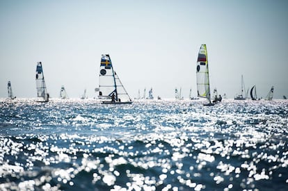 Sesión de entrenamiento del mundial de 49er en Marsella, Francia.