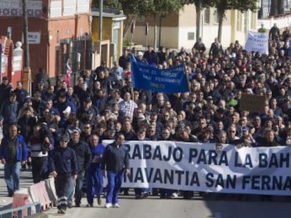 Manifestantes para pedir empelo en Navantia de C&aacute;diz.