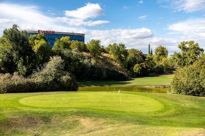 La Fiscalía investiga un campo de golf de La Moraleja por un delito contra el medio ambiente de uso ilegal de agua – EL PAÍS
