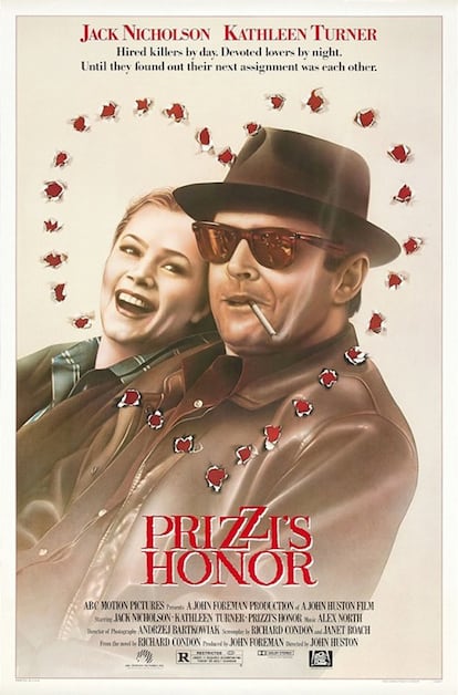 Otra de las cumbres del género: El honor de los Prizzi (1985), dirigida por John Huston y protagonizada por Jack Nicholson. Logró un oscar y 4 globos de oro, y se aparta de las cintas antes comentadas por su a una combinación de humor y brutalidad, característica de clásicos anteriores del cine negro.