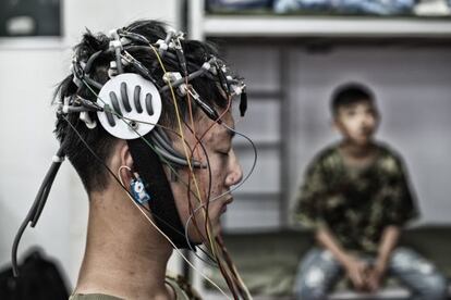 Interno del Centro de Rehabilitación de Adictos a Internet de Daxing, en Pekín. La mayoría está ingresado por su adicción a los juegos 'online'.