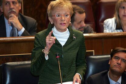 La vicepresidenta María Teresa Fernández de la Vega, en el Congreso.