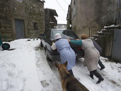 Nieve en el pueblo de Devesa