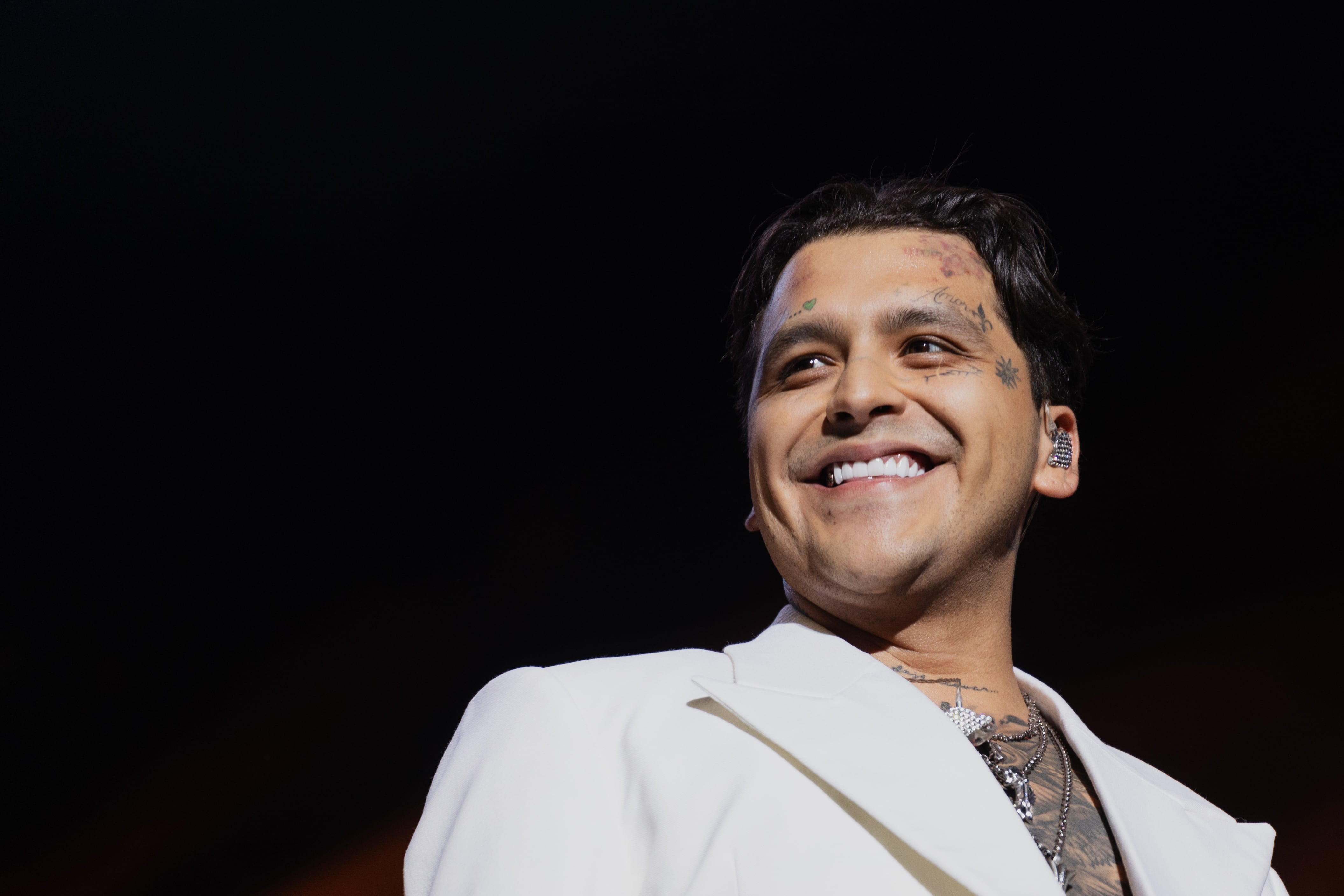 El abogado de Christian Nodal desmiente la versión de Cazzu sobre el permiso “unilateral” para viajar con su hija durante sus giras