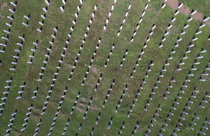 Centre Memorial de Potocari en homenatge a les víctimes de la massacre de Srebrenica el 1995, a Bòsnia i Hercegovina.