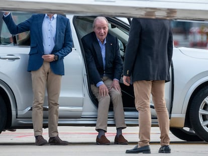 El rey emérito Juan Carlos I, a su llegada a Sanxenxo, Pontevedra, el 19 de mayo de 2022.