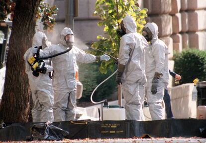 Inspección en busca de ántrax en Washington en 2001.