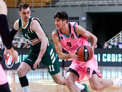 Bolmaro, perseguido por Hezonja, en el Panatinaikos-Barça.