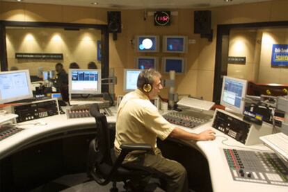 Uno de los estudios de Radio Barcelona.