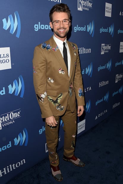 El traje estampado del estilista Brad Goreski se gana un puesto en nuestra lista. Las mariposas de Valentino y los zapatos de Louboutin nos han dejado con la boca abierta. Que no se diga que los hombres no arriesgan.