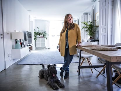 La enfermera y bloguera Rosa Ardá, creadora del blog Velocidad Cuchara, en su casa de Madrid.