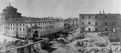 El cuartel de Monteleón, derribado para hacer la plaza del Dos de Mayo.