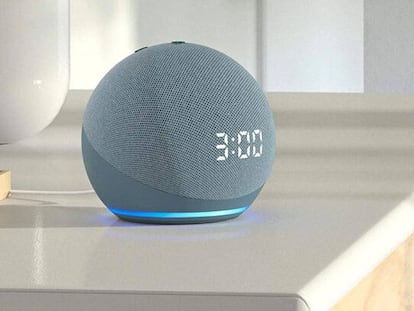 Amazon Echo Dot con reloj