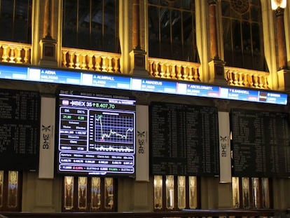 El Ibex mantiene los 8.200 en una sesión sin el referente de Wall Street