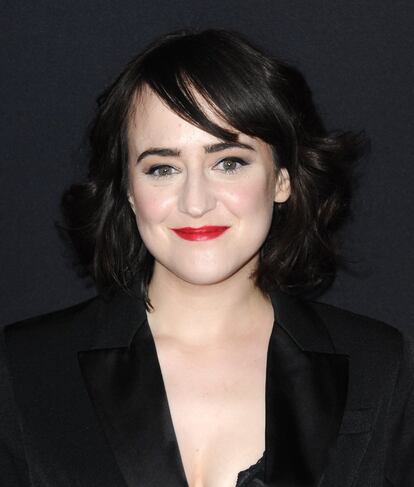 Mara Wilson, la adorable niña con la que los espectadores se encariñaron en películas como ‘La señora Doubtfire’ o ‘Matilda’, parecía tener un brillante futuro en el mundo de la actuación, pero de repente desapareció de la luz de los focos. Años después, ya adulta, explicó que dejó el cine porque no sentía libertad creativa en repetir una y otra vez lo que te pide un director al hacer una película.