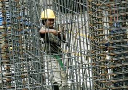 En noviembre ese sector de la construcción había marcado un ritmo anual de comienzo de obras en casas unifamiliares y apartamentos de 1,11 millones de unidades. EFE/Archivo