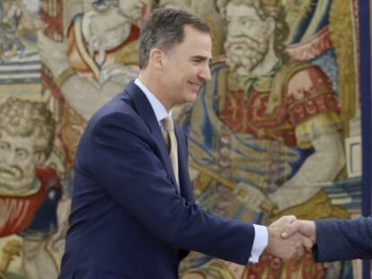 El rey Felipe VI ha recibido hoy en el Palacio de la Zarzuela al portavoz de En Com&uacute;-Podemo, Xavier Dom&egrave;nech, en su tercera y &uacute;ltima ronda de consultas.