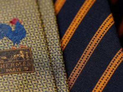 Corbata de lujo de Hermès, como las que usan los banqueros parisinos.