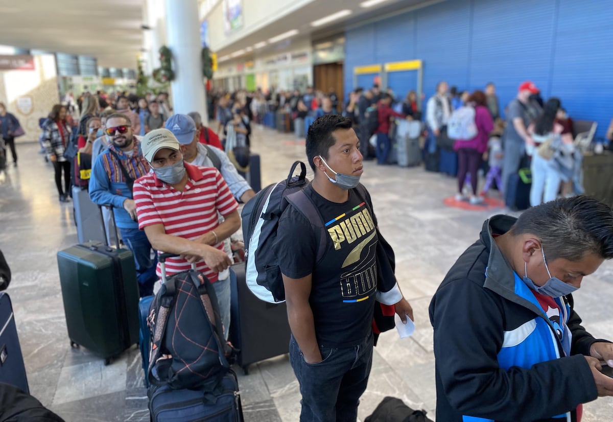 A major winter storm in Mexico leaves thousands of travelers stranded