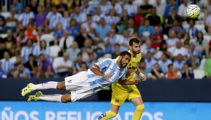 Tissone despeja un balón contra el Villarreal.