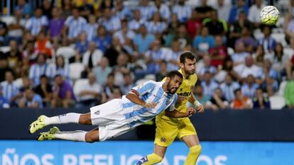 Tissone despeja un balón contra el Villarreal.