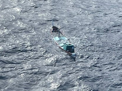 The semi-sunken boat was located around 60 nautical miles south of the island of El Hierro.