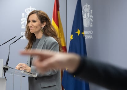 La ministra de Sanidad, Mónica García, en una rueda de prensa en el Consejo Interterritorial del Sistema Nacional de Salud (CISNS), esta mañana.