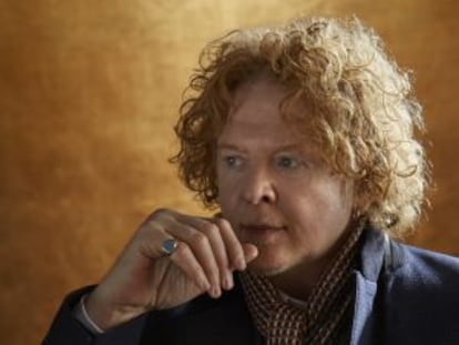 El cantante Mick Hucknall en una imagen promocional.