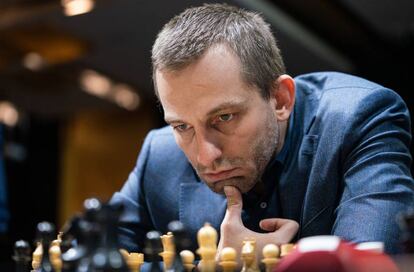 Alexánder Grischuk, durante la partida de este domingo