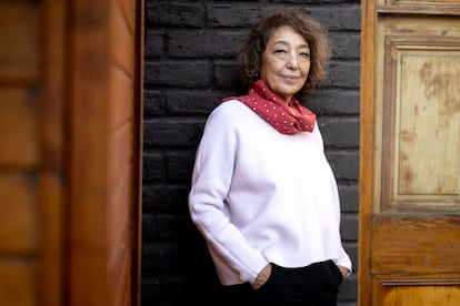 Kathya Araujo en su casa en Santiago, el 4 de septiembre.