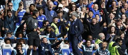 Mourinho, tras proclamarse campeón de la Premier con el Chelsea.