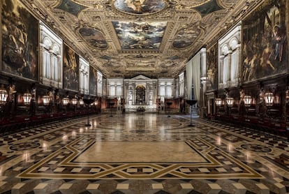 Sala Capitular de la Escuela Grande de San Rocco. En julio de 1575 Tintoretto ofreció pintar el gran lienzo central de la Sala Capitular, dos años más tarde completó la decoración del techo y luego realizó las 10 pinturas murales.