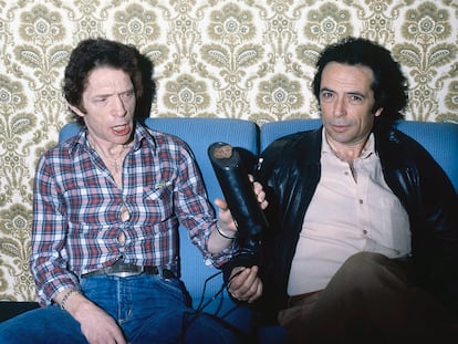 El dúo cómico los hermanos Calatrava fotografiados en 1976 en Madrid.