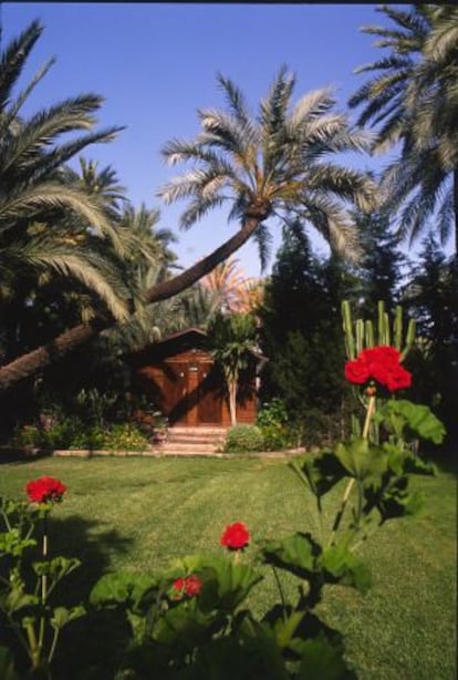 Jardín del hotel El Huerto del Cura, en Elche.