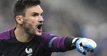 Lloris, durante el partido ante Islandia.