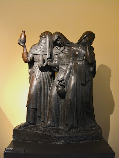 'Las tres Marías, bronce, 1934, de Henryk Kuna.