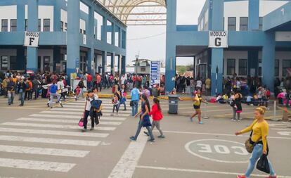 Paso fronterizo entre Perú y Ecuador.