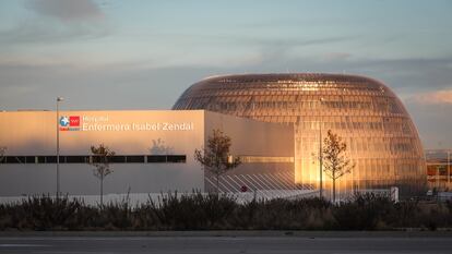 Exterior del Hospital Isabel Zendal, este lunes en Madrid.