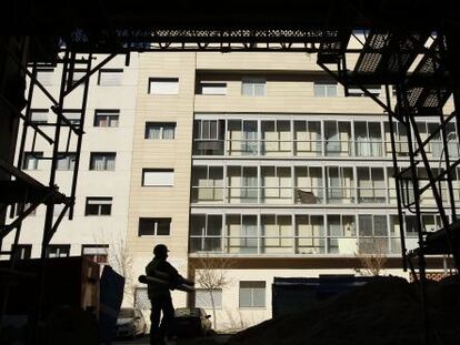 Obras de construcci&oacute;n de viviendas en el Ensanche de Vallecas, en Madrid. 