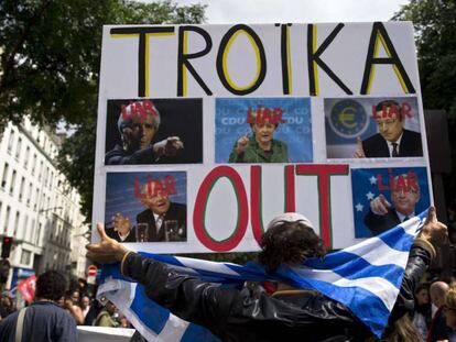 Manifestación contra la troika y de apoyo a Grecia en 2015 en París. 