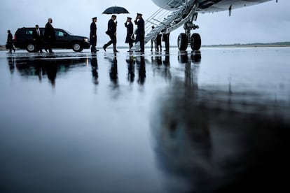 Donald Trump embarca en el 'Air Force One' en julio de 2018 en la base aérea de Andrews (Maryland).