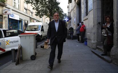 Pepe Hernández, candidato del PSOE a la alcaldía de Madrid, a su llegada al debate electoral.