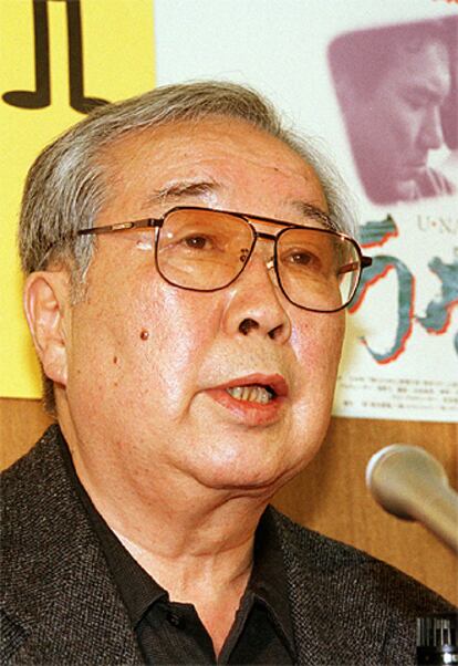 Shohei Imamura, en el estreno de <i>La anguila</i> en 1997, en Tokio.