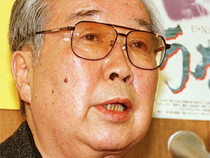 Shohei Imamura, en el estreno de <i>La anguila</i> en 1997, en Tokio.