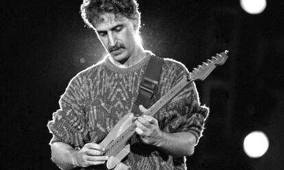 Actuación de Frank Zappa en el rockódromo de la Casa de Campo de Madrid.