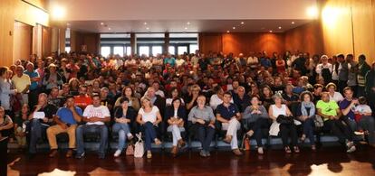 Asamblea del sector marisquero en A Illa de Arousa.