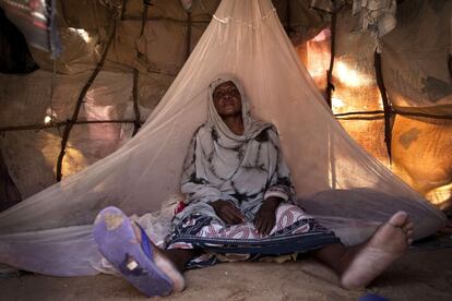 Maryah Habeeb Haydar, de 58 años, sufrió la ablación genital cuando era una niña. Ahora lucha contra esta práctica. Utiliza su autoridad dentro del campo de refugiados de Al-Cadaala para tratar de cambiar la manera de pensar de otras mujeres.