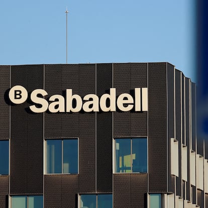 FILE PHOTO: Spanish bank Sabadell is pictured in Sant Cugat del Valles, in the outskirts of Barcelona, Spain, May 2, 2024. REUTERS/Nacho Doce/File Photo